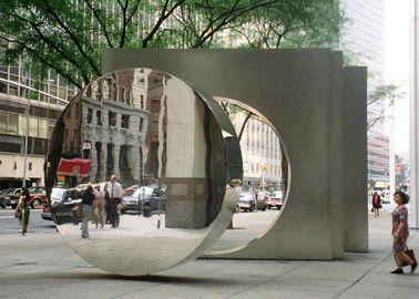 Un bon prix. Sculpture extérieure en disque d'acier inoxydable de miroir moderne pour la décoration de rue en ligne
