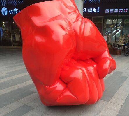 Un bon prix. Fabricant/Usine de sculpture de poing en fibre de verre décorative personnalisée, sculpture grandeur nature, statue en métal en ligne