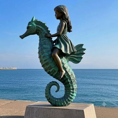 Un bon prix. Statue de fille en bronze grandeur nature chevauchant un hippocampe en ligne