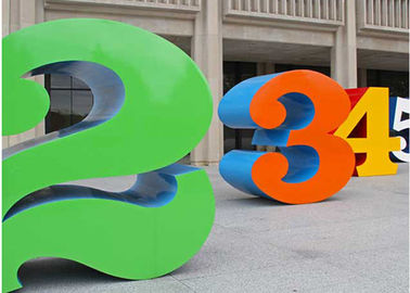 Sculpture peinte en nombre d'acier inoxydable pour le public, sculptures en jardin en métal