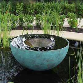 Un bon prix. Sculpture extérieure en acier inoxydable de fontaines de l'eau de calice pour la décoration de jardin en ligne