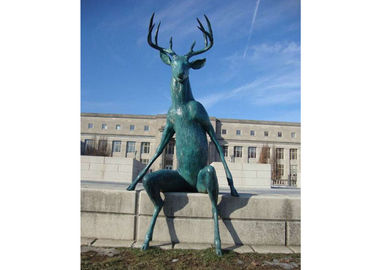 Un bon prix. Grande sculpture en cerfs communs de bronze de statue de bronze de patine de vert de bâti pour le décor de rue en ligne