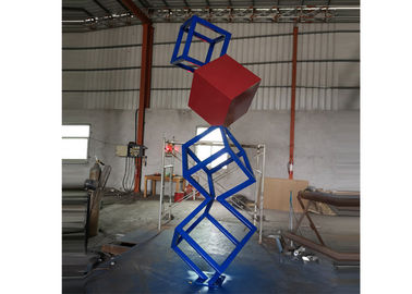 Un bon prix. Sculpture peinte en acier inoxydable d'Art moderne de cube pour le décor de jardin en ligne