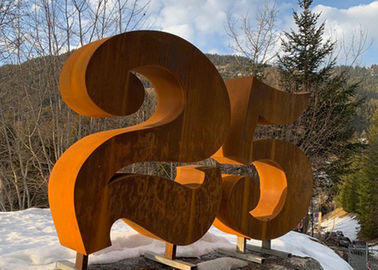 Un bon prix. Sculpture rouillée urbaine en acier de Corten du numéro 25 de jardin de soudure en ligne