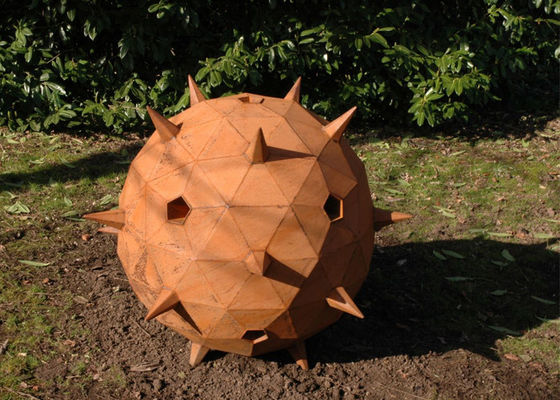 Acier fait sur commande Rusty Garden Thorn Ball Sculpture de Corten de taille