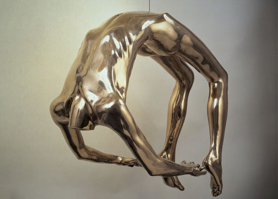 Sculpture accrochante en statue d'homme de bâti en laiton moderne grandeur nature