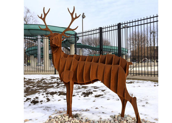 Un bon prix. Sculpture extérieure en acier contemporaine en cerfs communs de Corten en ligne