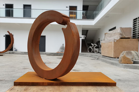 Un bon prix. métal en acier Ring Sculpture de Corten d'abrégé sur taille de 1.5m en ligne