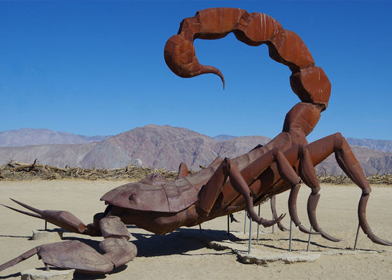 Un bon prix. Sculpture colossale en acier en scorpion de Corten de paysage extérieur en ligne