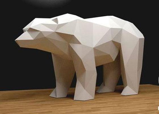 Un bon prix. Le blanc a peint la sculpture en ours d'acier inoxydable de longueur de 120cm en ligne