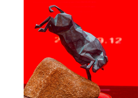 Un bon prix. Sculpture en bronze Handcrafted décorative d'intérieur en Taureau de bâti en ligne